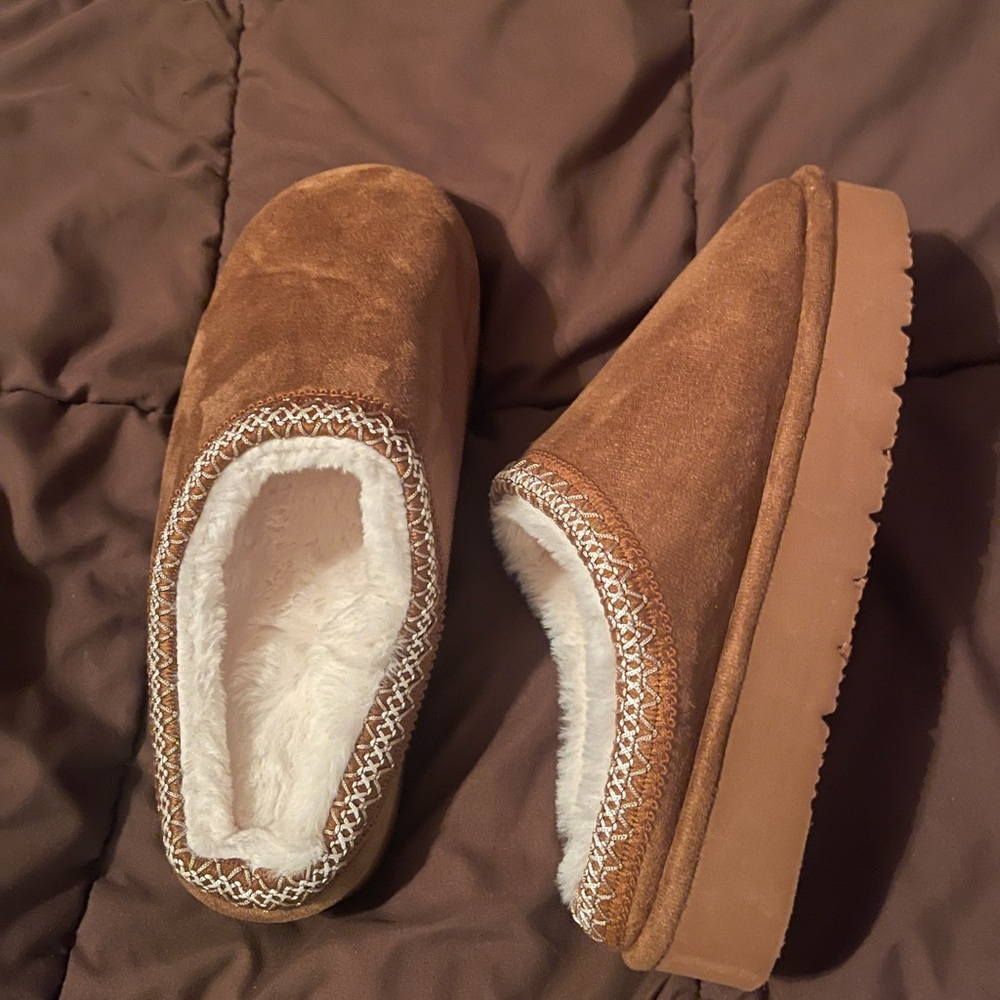 SHEIN Tan Suede Women's Slippers